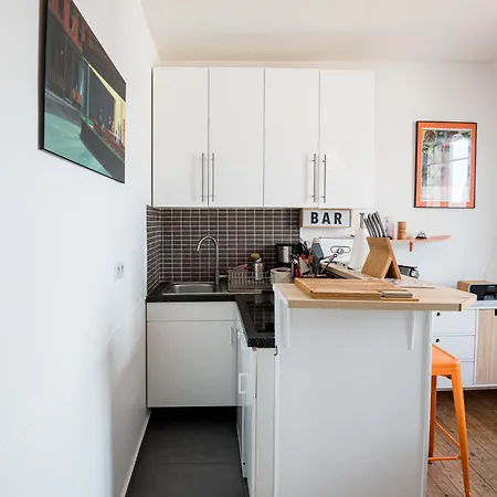 Duplex Ancienne, 59 M2 , Vue Et Plein Centre! شقة *