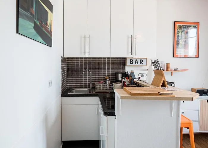 Duplex Ancienne, 59 M2 , Vue Et Plein Centre! شقة *