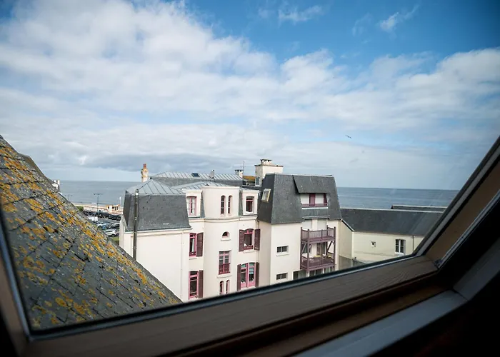 شقة Duplex Ancienne, 59 M2 , Vue Et Plein Centre! *