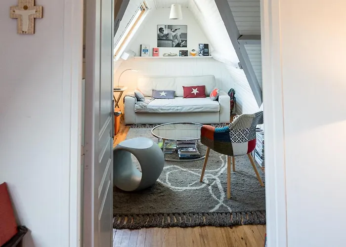 شقة Duplex Ancienne, 59 M2 , Vue Et Plein Centre!