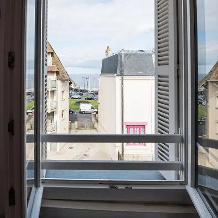 Duplex Ancienne, 59 M2 , Vue Et Plein Centre! Apartment