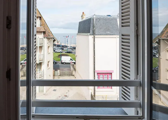 Duplex Ancienne, 59 M2 , Vue Et Plein Centre! Apartament